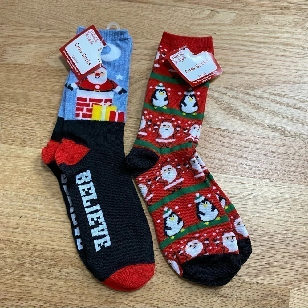 Christmas Women’s Crew Socks Bundle Santa Penguins NWT 4-10 Red Black